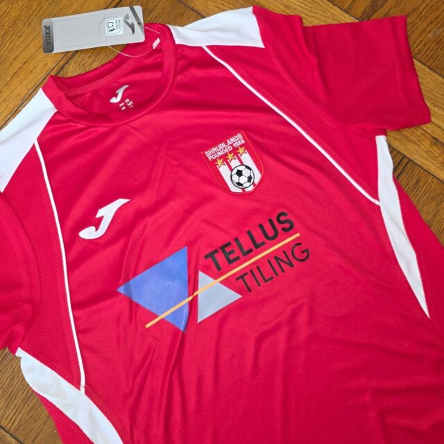 @tellustiling proudly sponsoring Shrublands Under 12s Blues team, in Gorleston-on-Sea, Norfolk. Good luck for the season champs!

#tiling #tilingservices #tellustiling #norfolktiler ##suffolktiler  #homesweethome